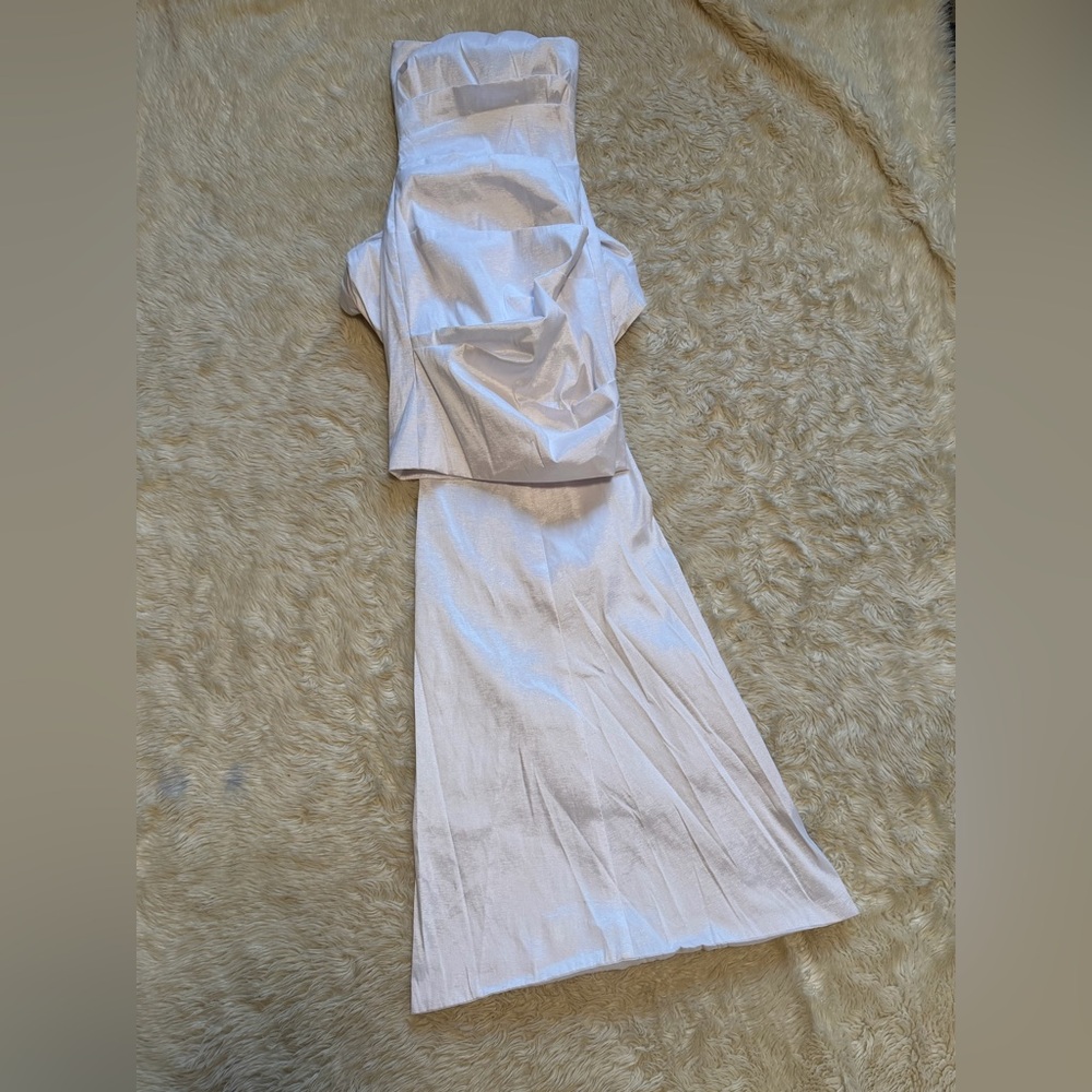 Nookie adore me two way White Strapless dress with Dramatic Bow Train - Picture 3 of 10